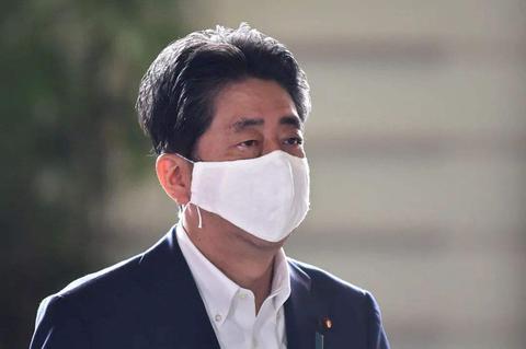 日本前首相安倍晋三辞职，历史转折中的个人决断